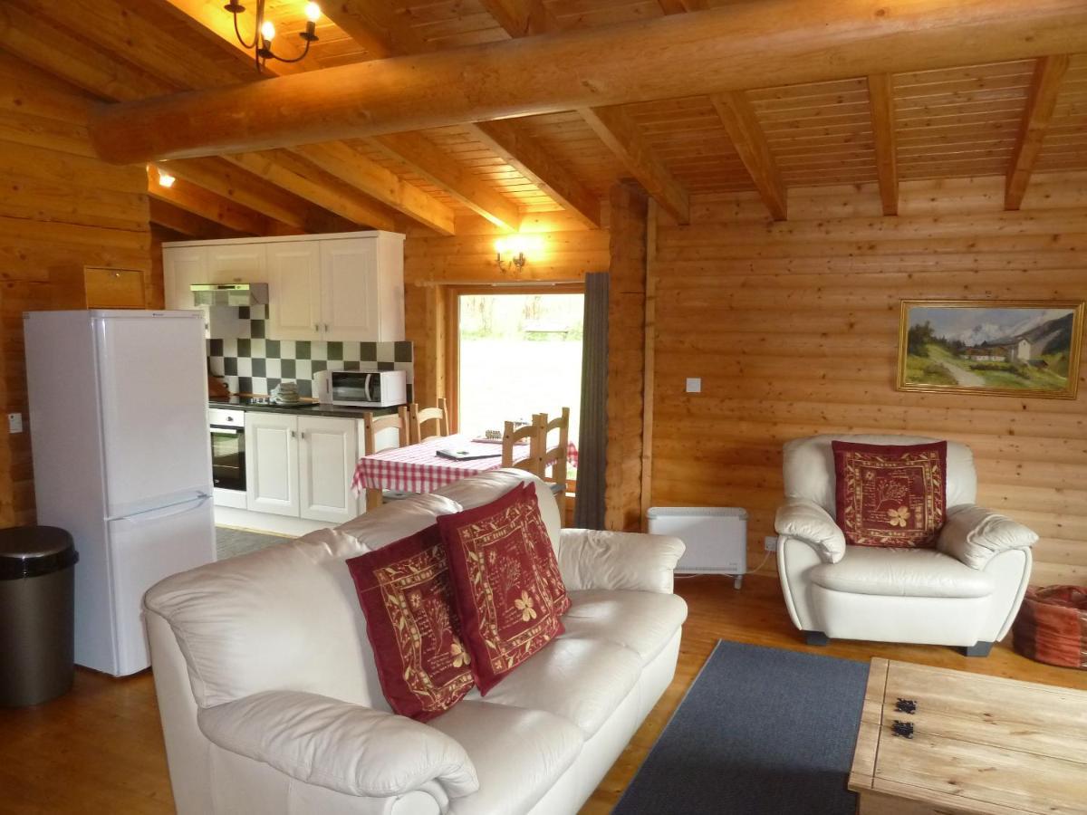 Glenbeag Mountain Lodges Spittal of Glenshee Zewnętrze zdjęcie